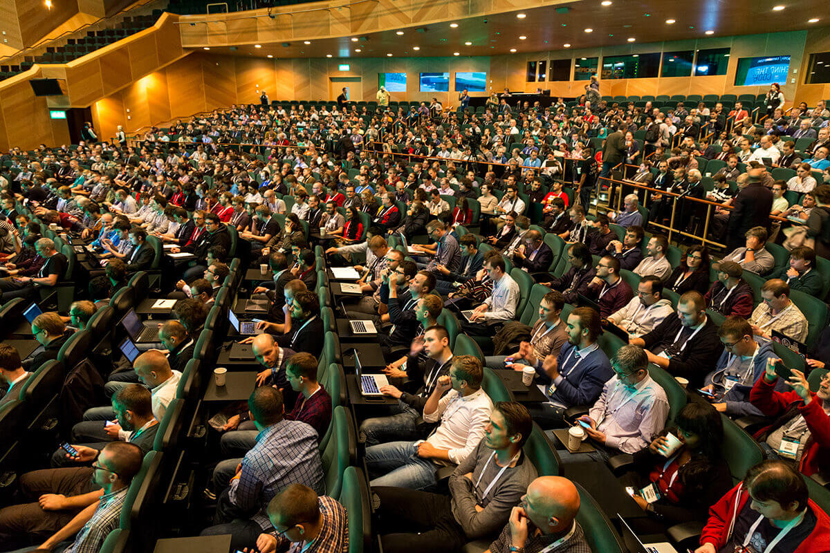 Rendezvényfotózás során készített konferencia fotó egy előadásról.