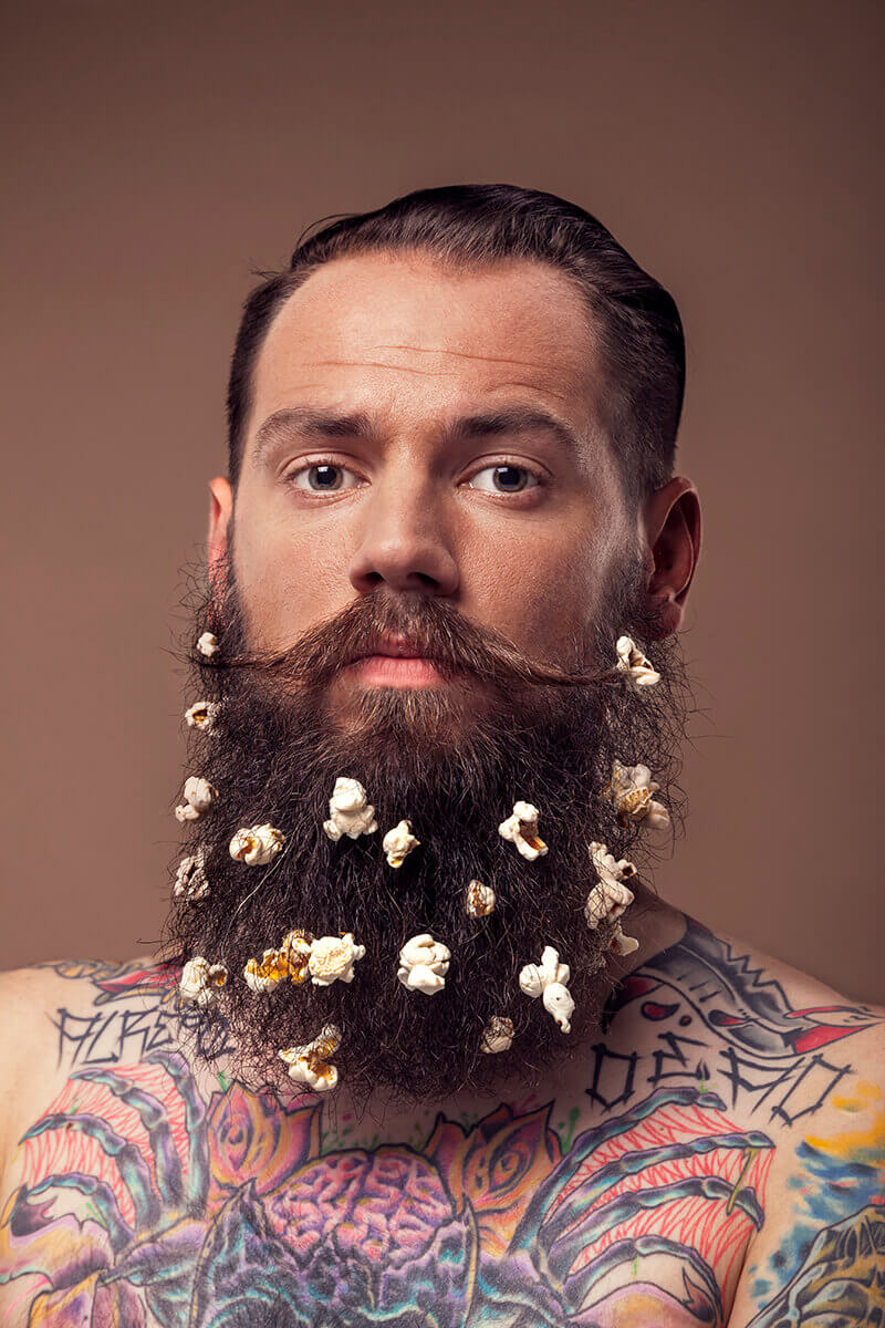 Reklámfotózás során készített lookbook fotó egy férfiről.