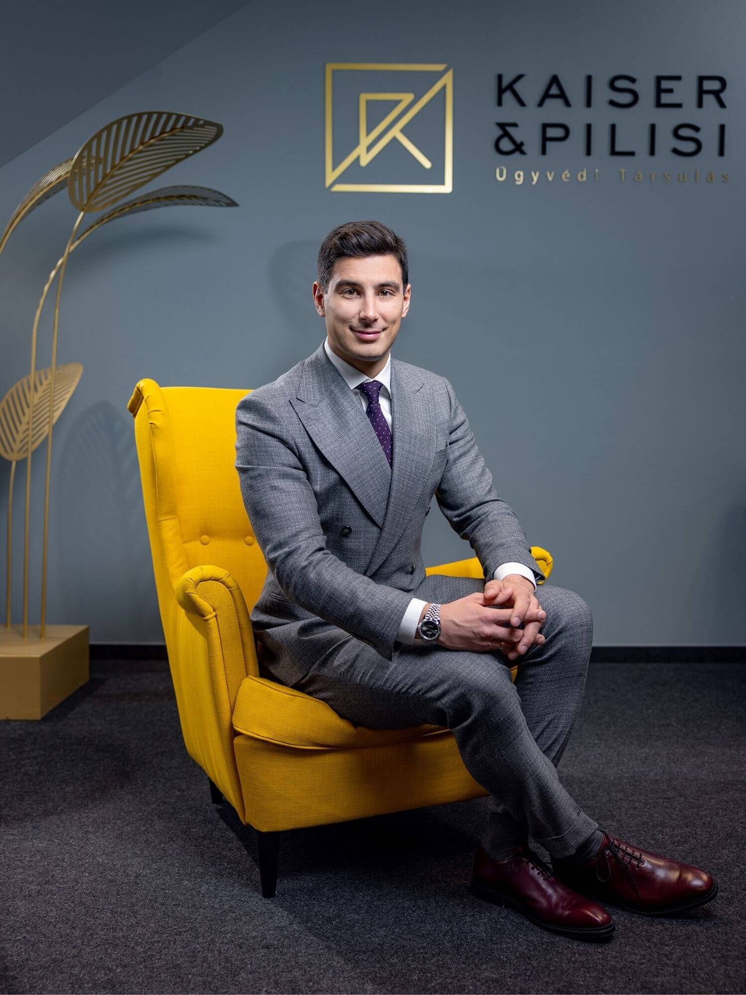 A Kaiser & Pilisi Ügyvéd Társulás portréfotózása az irodában.